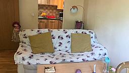 One Bedroom Flat , Private Parking And Gated Entrance 