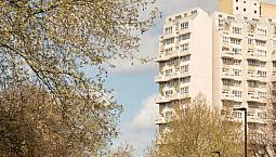 2 Double Bedroom Flat Located Within 10 Minutes Walk To Stockwell Tube Station.