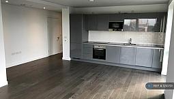 2 Bedroom Flat In Siddal Apartments, London, Se17 (2 Bed) (#1210701)