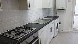 Modern 2 Bedroom Flat Stratford Very Close Walking Distance To Stratford Underground !!