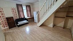 Studio Flat In Rayners Lane, Harrow, Ha5