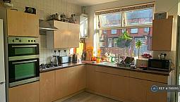 1 Bedroom In Cross Flatts Place, Leeds, Ls11 (#1161895)