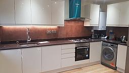 Lovely 1 One Bed Room Flat To Rent. Main Greenford Broadway. Dss Applicants With Guarantor.£1250 Pm 