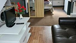 2 Bedroom Flat In Nimrod Close, Northolt, Ub5 (2 Bed) (#1148535)