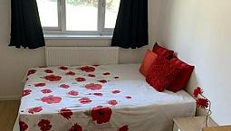 1 Bedroom In Lockwood Square, London, Se16 (#1105809)