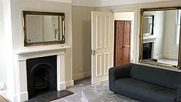 2 Bedroom Flat In Merton Road, London, Sw18 (2 Bed) (#1144304)