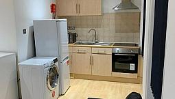 Studio Flat In Barons Court Road, London, W14 (#1183198)