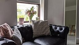 3 Bedroom Flat In Kintyre Court, London, Sw2 (3 Bed) (#1134367)