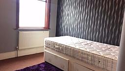 Two Bed Flat Close To Goodmayes Station